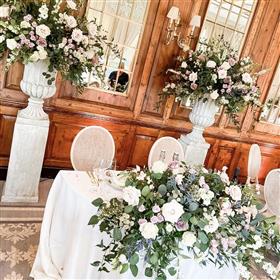 fwthumbSweatheart top table Hedsor House Lilys Flowers Lightwater.jpg